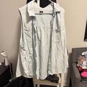 Lee Light Blue Sleeveless Button Down Shirt